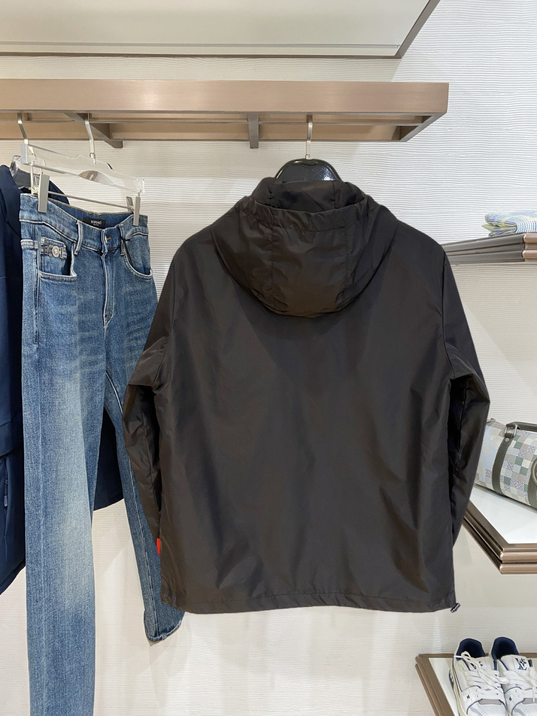 普拉达 高品质2026秋冬新款夹克外套，秀场新品‼品相非常完美，记忆面料舒适保暖，色泽饱满诱人，非常出彩