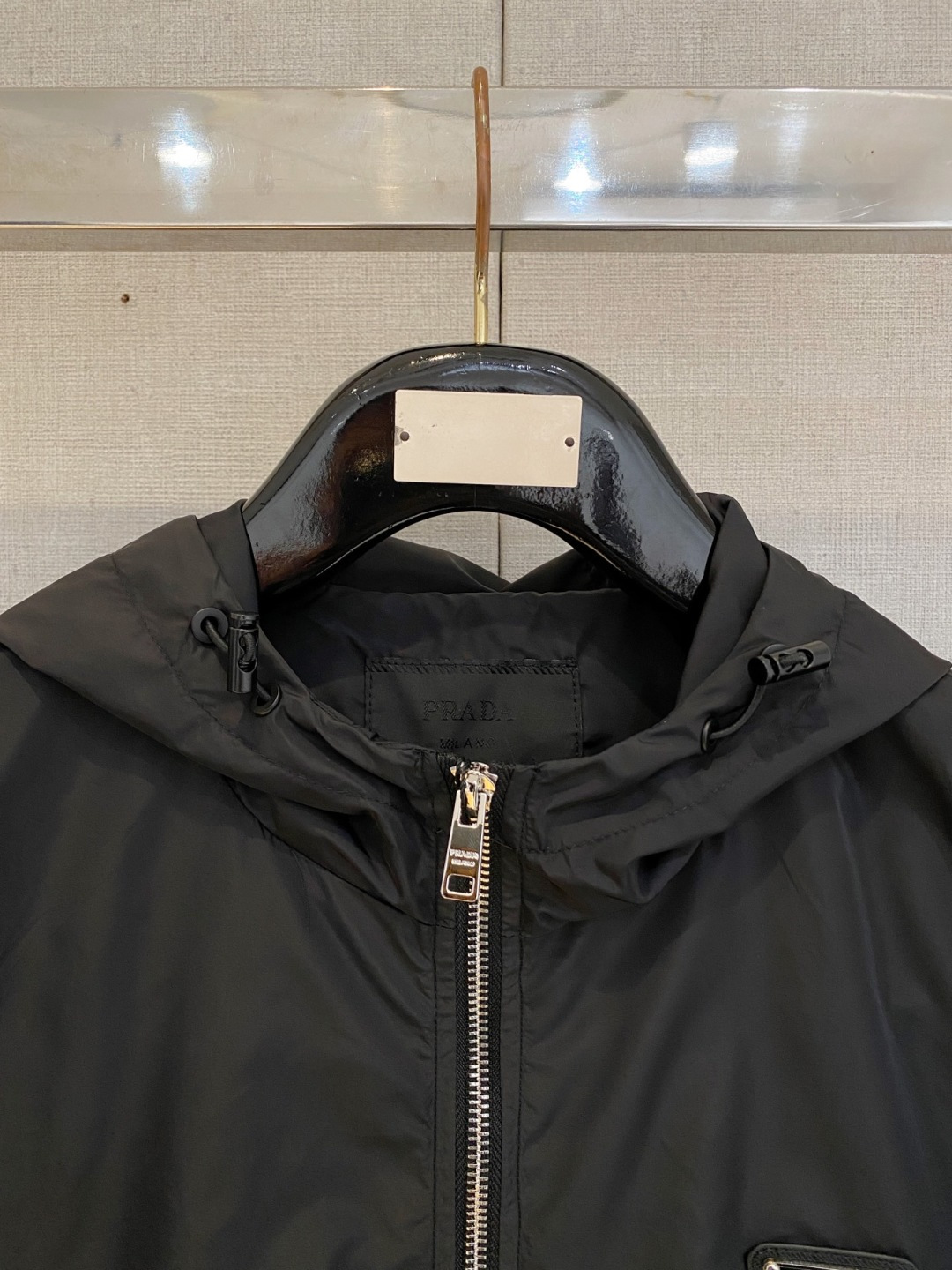 普拉达 高品质2026秋冬新款夹克外套，秀场新品‼品相非常完美，记忆面料舒适保暖，色泽饱满诱人，非常出彩