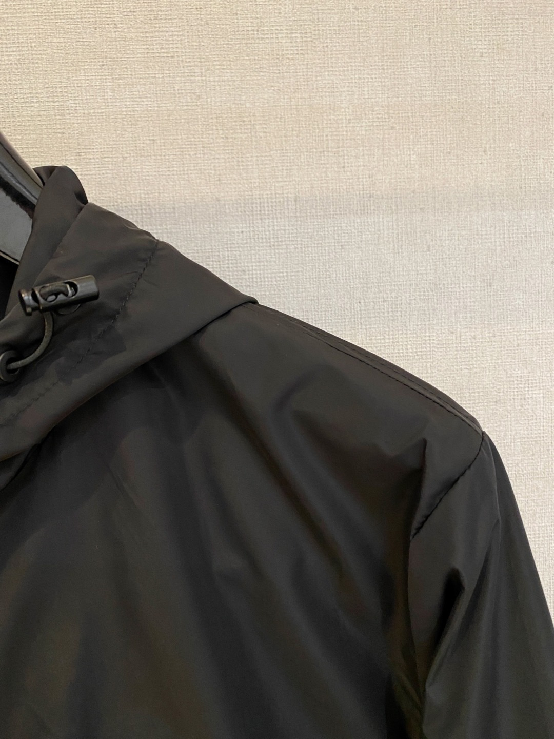 普拉达 高品质2026秋冬新款夹克外套，秀场新品‼品相非常完美，记忆面料舒适保暖，色泽饱满诱人，非常出彩