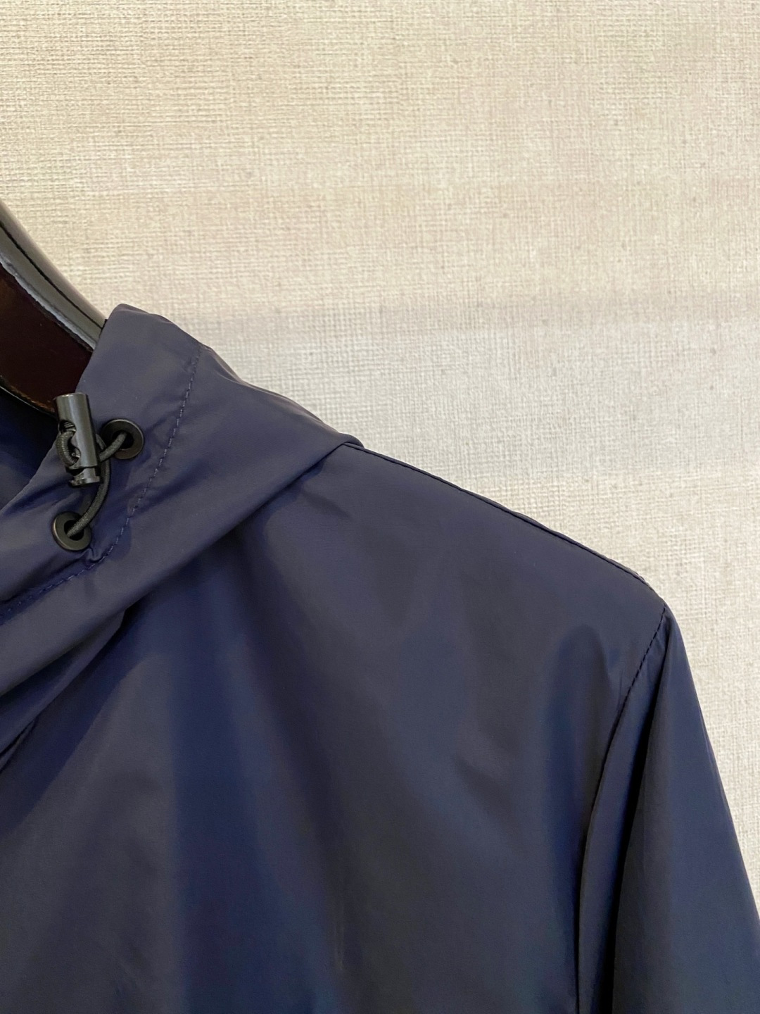 普拉达 高品质2026秋冬新款夹克外套，秀场新品‼品相非常完美，记忆面料舒适保暖，色泽饱满诱人，非常出彩