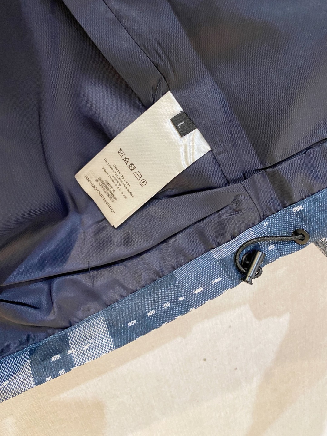 lv 高品质2026秋冬新款夹克外套，秀场新品‼品相非常完美，记忆面料舒适保暖，色泽饱满诱人，非常出彩的