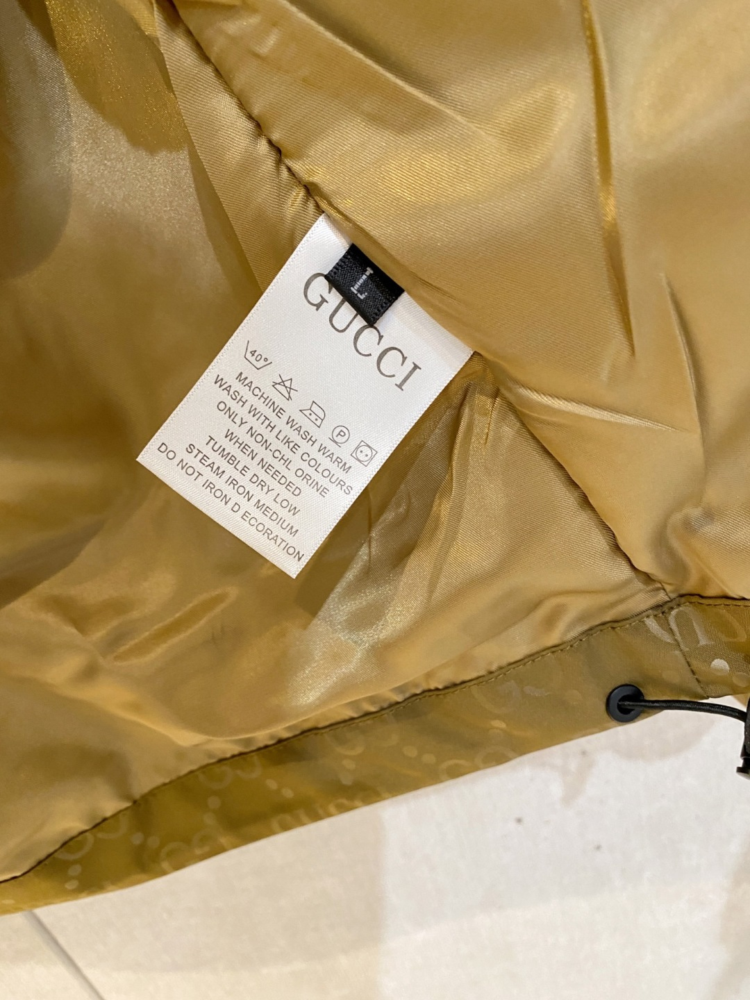 古驰 高品质2026秋冬新款夹克外套，秀场新品‼品相非常完美，记忆面料舒适保暖，色泽饱满诱人，非常出彩的