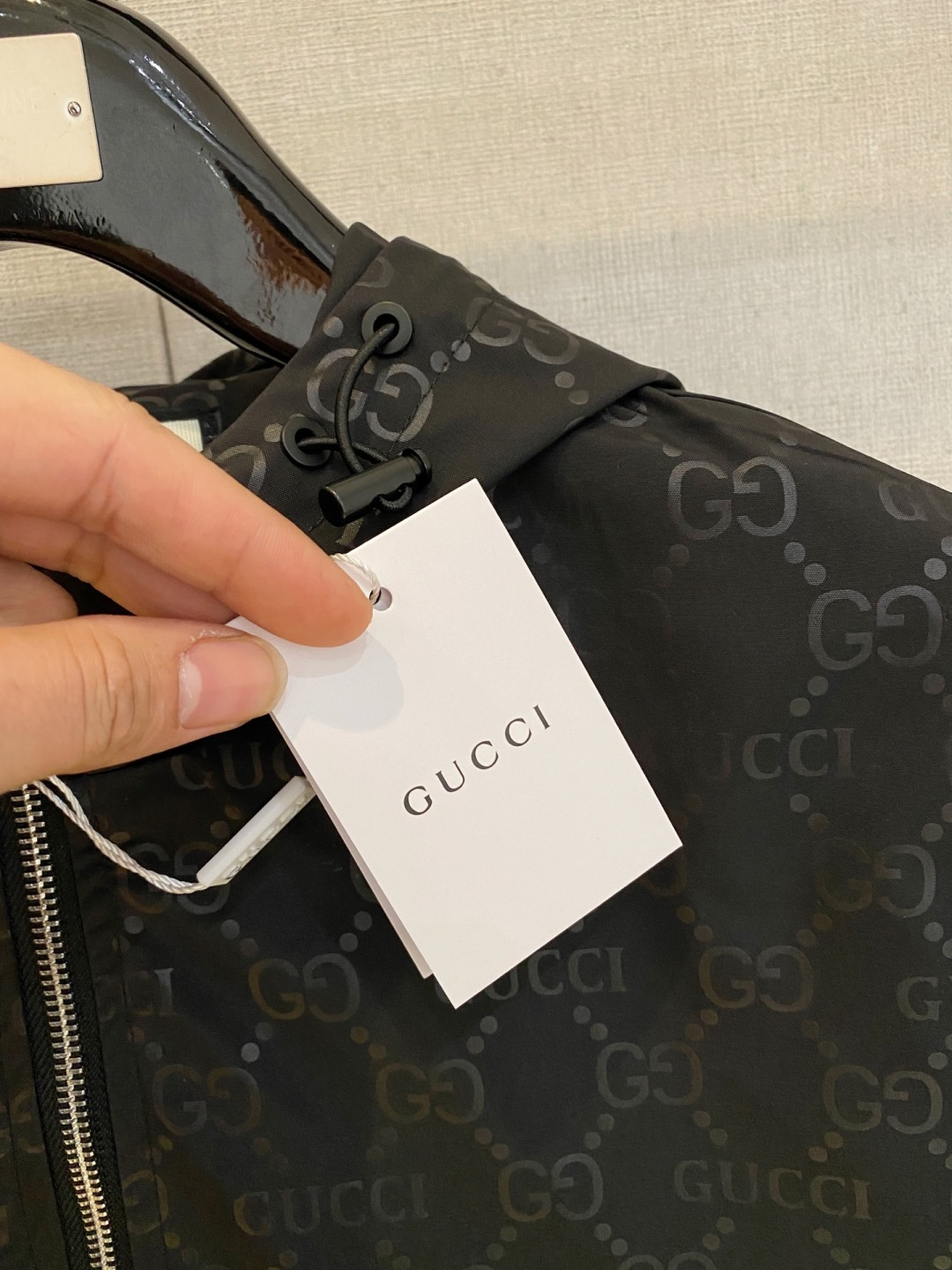 古驰高品质2026秋冬新款夹克外套，秀场新品‼品相非常完美，记忆面料舒适保暖，色泽饱满诱人，非常出彩的设