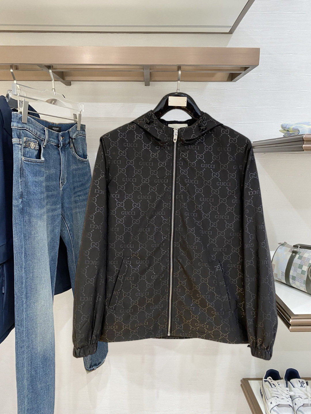 古驰高品质2026秋冬新款夹克外套，秀场新品‼品相非常完美，记忆面料舒适保暖，色泽饱满诱人，非常出彩的设