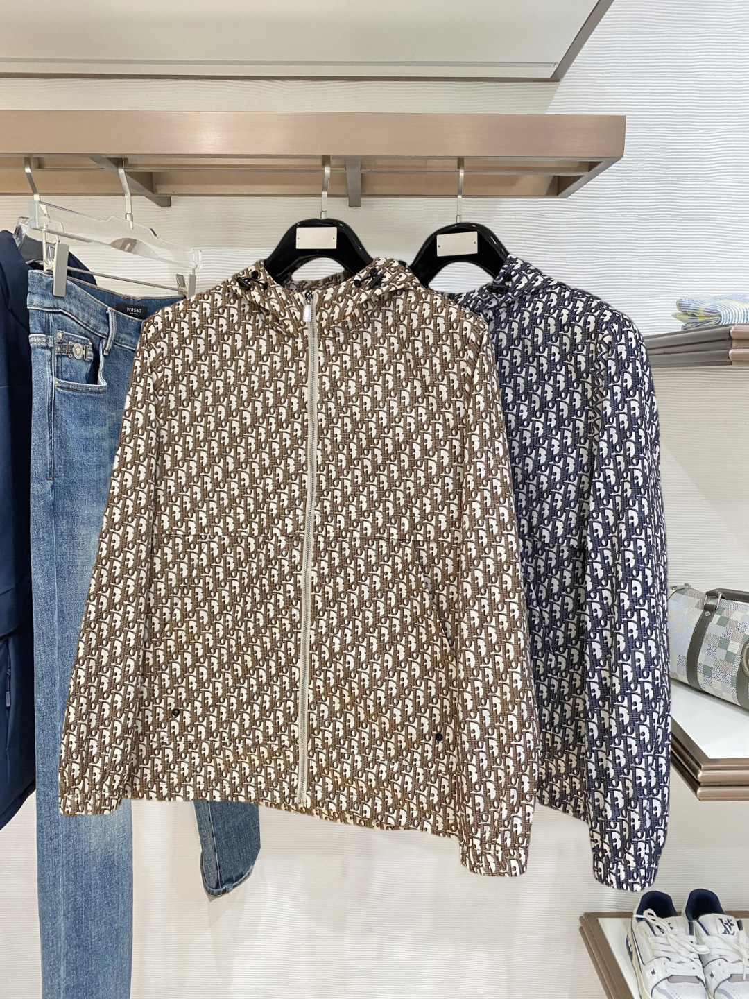 dior 高品质2026秋冬新款夹克外套，秀场新品‼品相非常完美，记忆面料舒适保暖，色泽饱满诱人，非常出