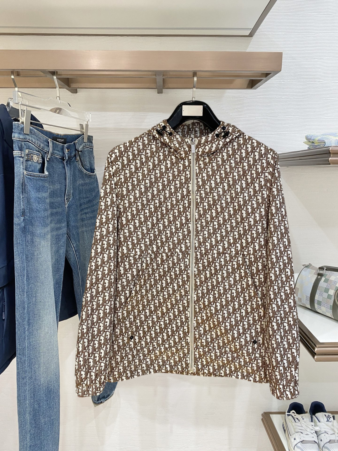 dior 高品质2026秋冬新款夹克外套，秀场新品‼品相非常完美，记忆面料舒适保暖，色泽饱满诱人，非常出