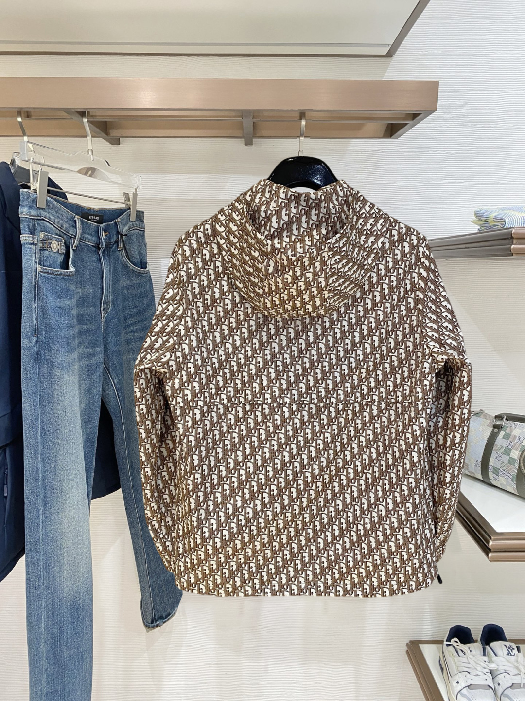 dior 高品质2026秋冬新款夹克外套，秀场新品‼品相非常完美，记忆面料舒适保暖，色泽饱满诱人，非常出