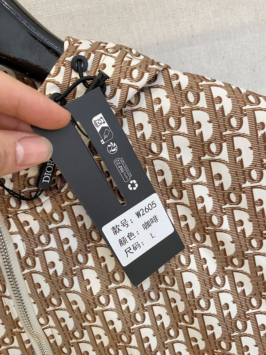 dior 高品质2026秋冬新款夹克外套，秀场新品‼品相非常完美，记忆面料舒适保暖，色泽饱满诱人，非常出