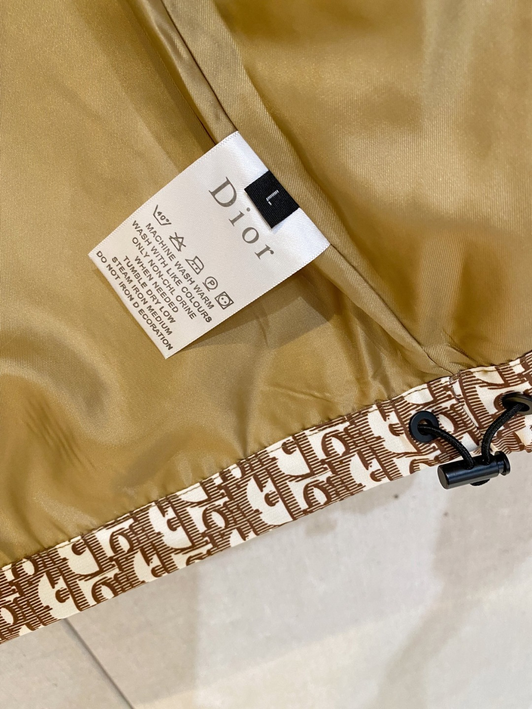 dior 高品质2026秋冬新款夹克外套，秀场新品‼品相非常完美，记忆面料舒适保暖，色泽饱满诱人，非常出