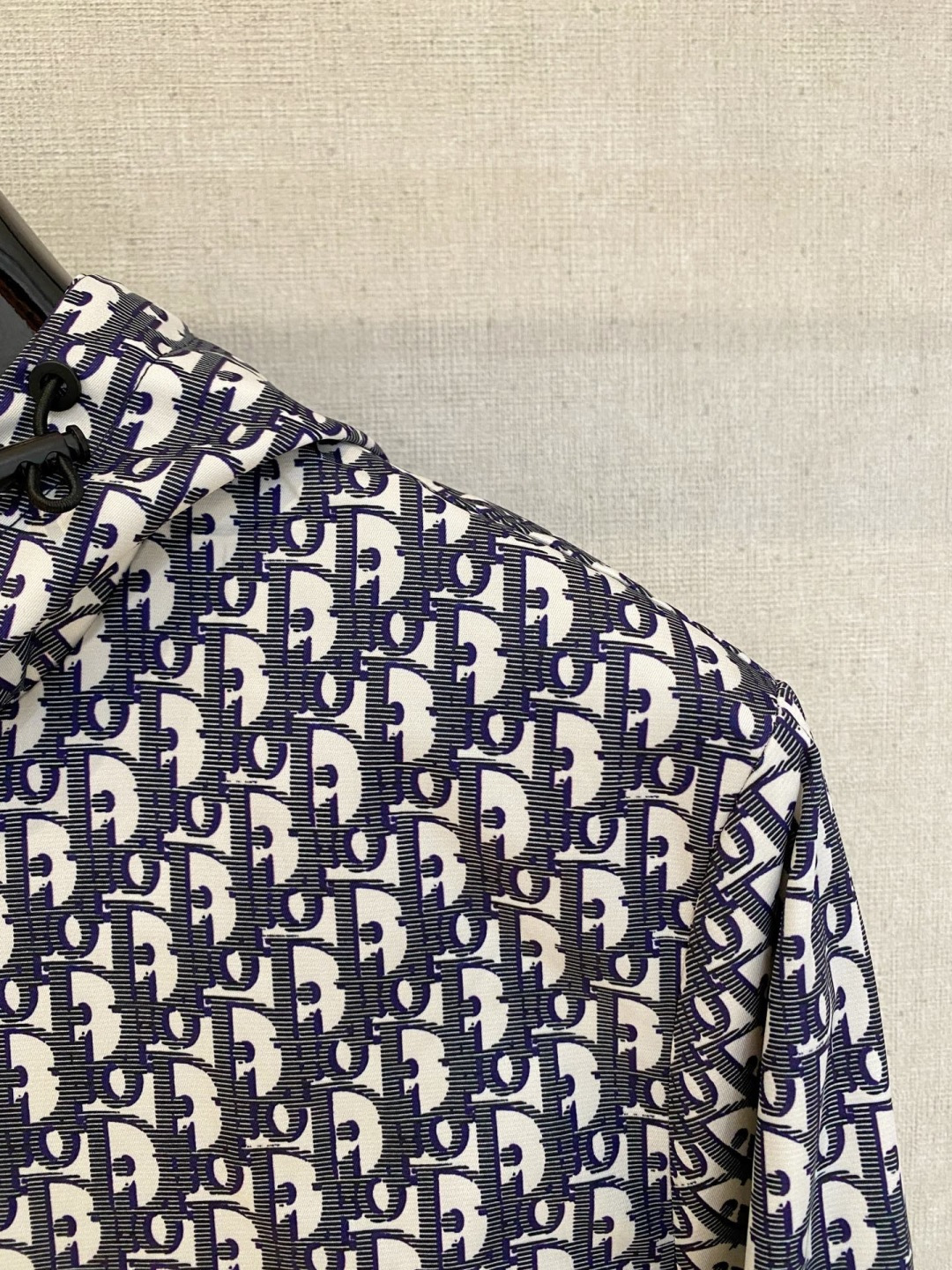 dior高品质2026秋冬新款夹克外套，秀场新品‼品相非常完美，记忆面料舒适保暖，色泽饱满诱人，非常出彩