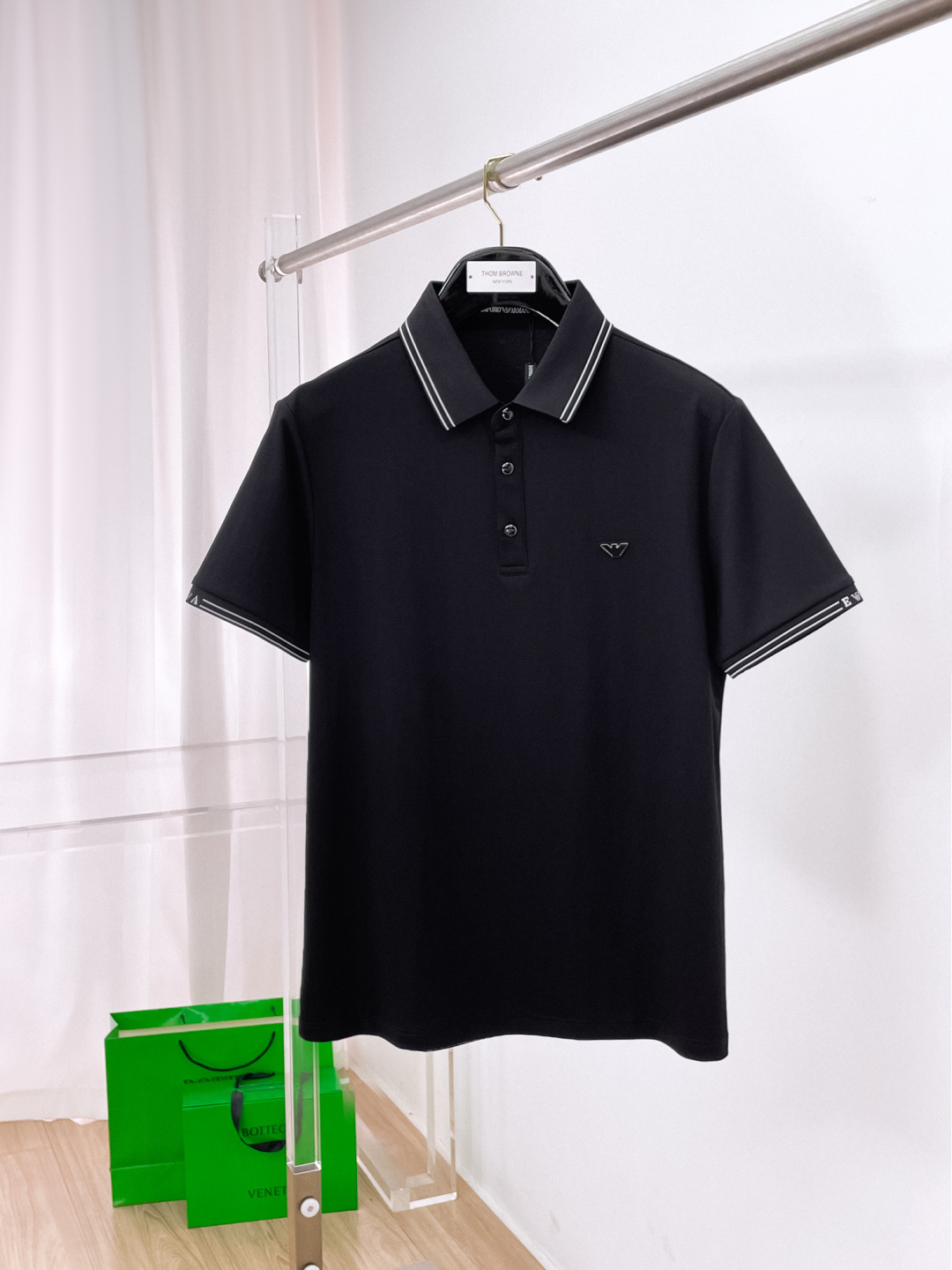 NO:774749,Armani highly recommended!  Spring and summer new products are on sale at the counter. Fashionable high-end men's Polo - Logo on the chest, personalized and fashionable/Imported top-notch high-density mercerized pearls, extremely skin-friendly and comfortable. It feels very delicate, has a good texture, is cool and breathable, and is a very good overall piece. It can be worn alone as an inner layer. Size M-4Xl, armani,19860909阿玛尼 重磅推荐！春夏新品 专柜在售 时尚高端男装Polo-胸前Logo个性时尚/进口顶极高密度丝光珠地,极为亲肤舒适 摸上去非常的细腻,质感很好,凉爽透气,整体非常不错的一款,内搭单穿都完全没问题 尺码M-4Xl,,armani,,Men's clothing