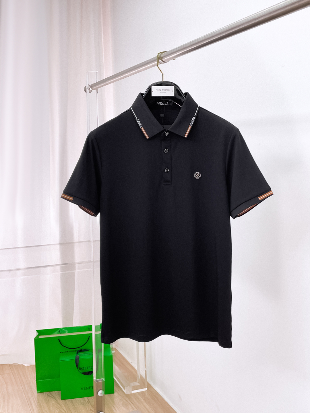 NO:774763,Ermenegildo Zegna highly recommended!  Spring and summer new products are on sale at the counter. Fashionable and high-end men's Polo - Logo on the chest, personalized and fashionable/Imported top-notch high-density mercerized pearls, extremely skin-friendly and comfortable. It feels very delicate, has a good texture, is cool and breathable, and is a very good overall piece. It can be worn alone without any problem. Size M-4Xl,,zegna,19860909杰尼亚 重磅推荐！春夏新品 专柜在售 时尚高端男装Polo-胸前Logo个性时尚/进口顶极高密度丝光珠地,极为亲肤舒适 摸上去非常的细腻,质感很好,凉爽透气,整体非常不错的一款,内搭单穿都完全没问题 尺码M-4Xl,,zegna,,Men's clothing