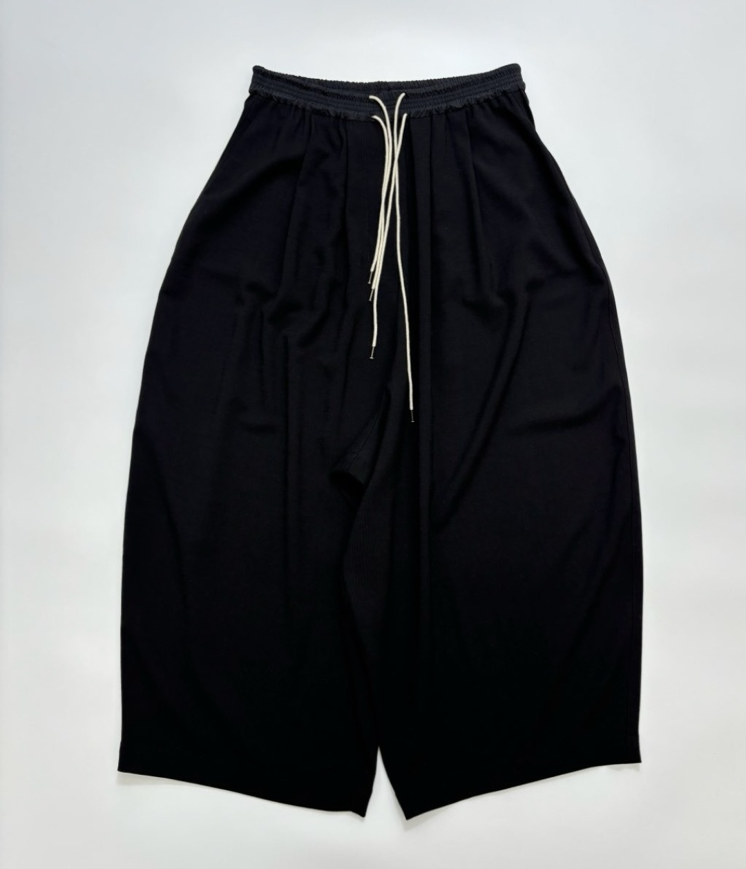 Ys Niche Double Drawstring Gathered Drop-Crotch Cropped Trousers