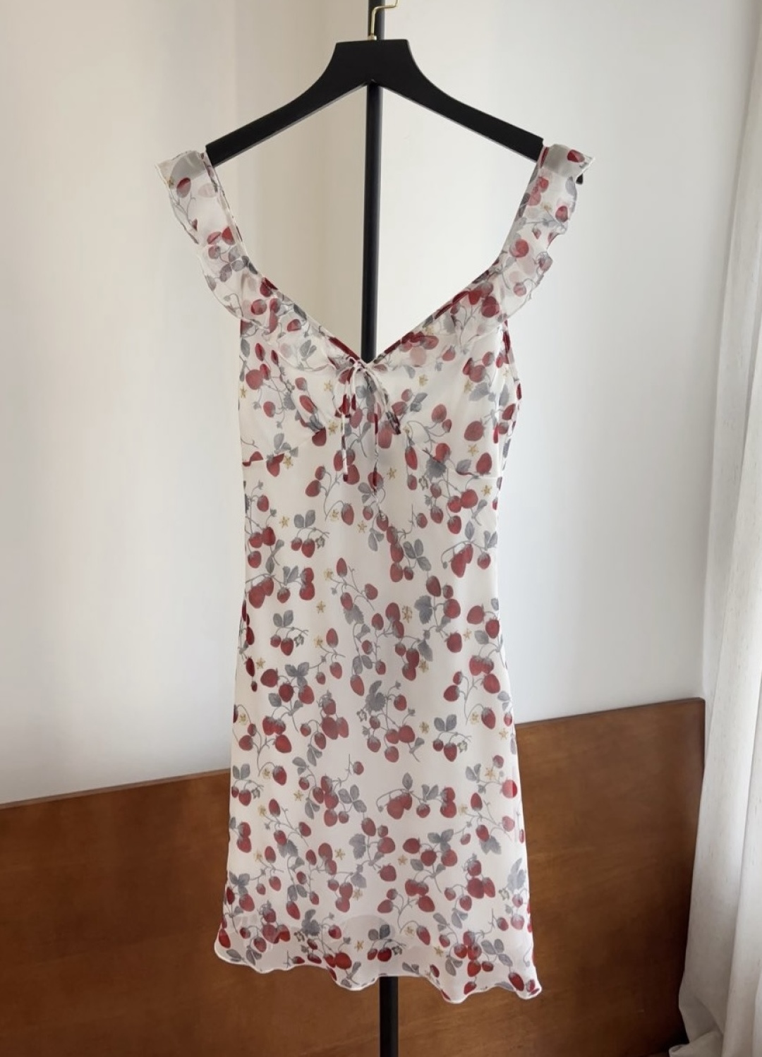 Réalisation Par Strawberry Silk Cami V-Neck Dress 'The Heidi'