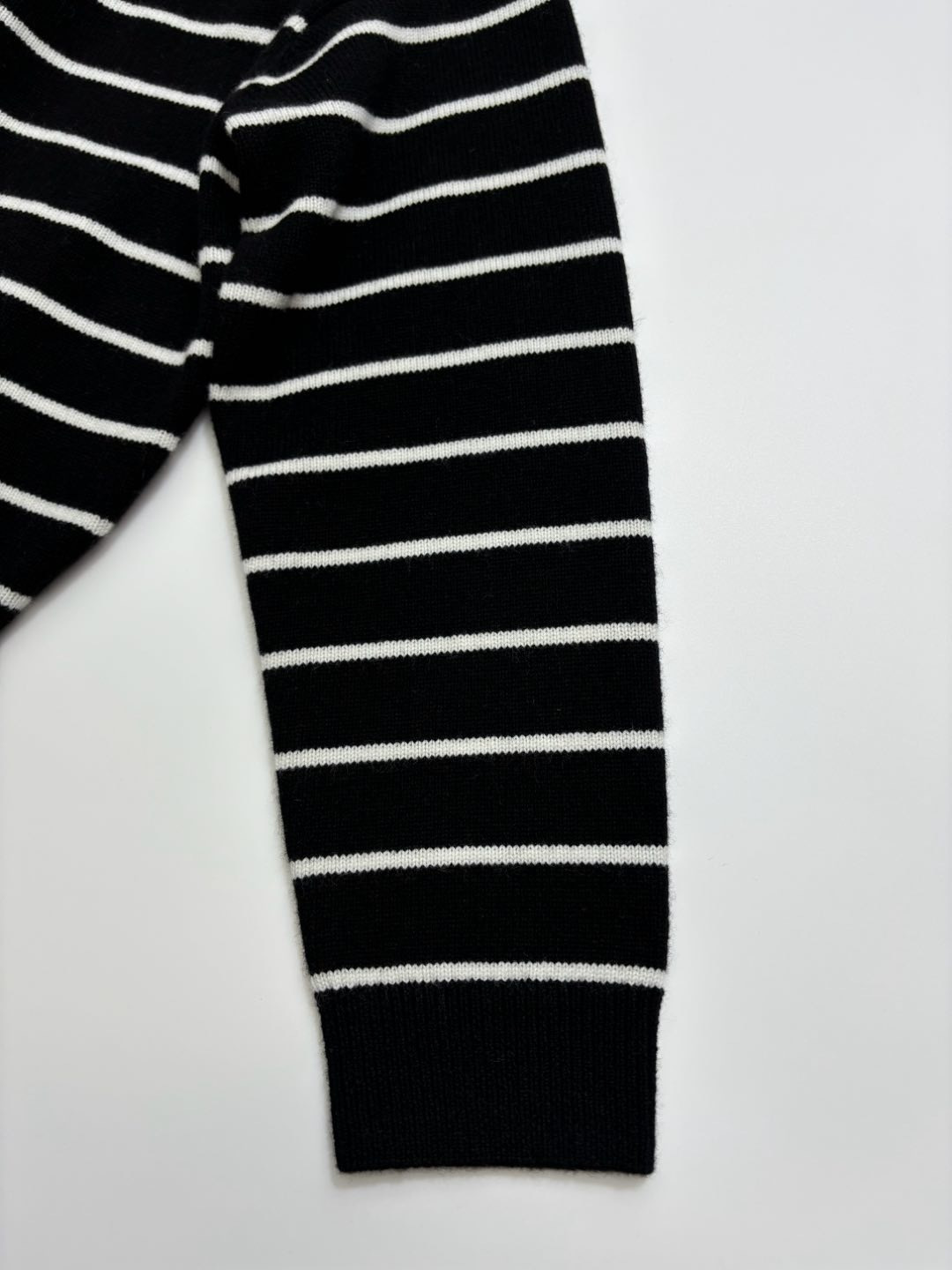 Small Fragrance Striped Black and White Lazy Loose Knitted Cardigan - View 5