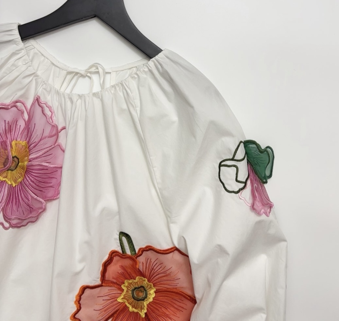 0.25kg/clipped label women's 3D floral detail crewneck shirt top - View 2