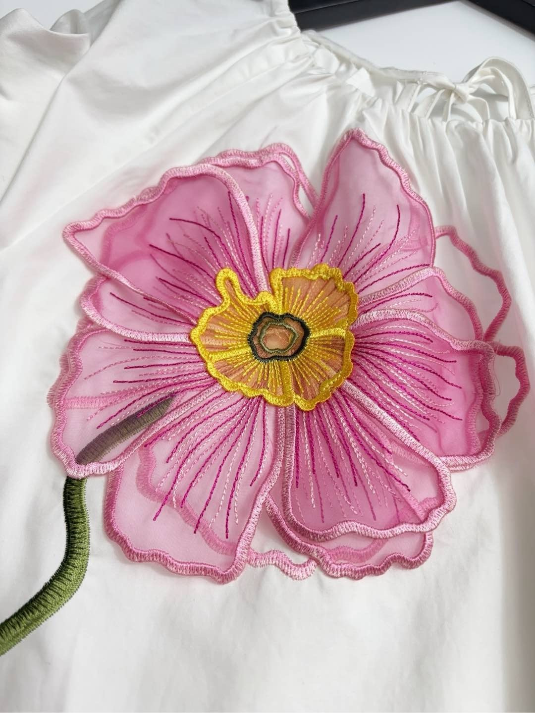 0.25kg/clipped label women's 3D floral detail crewneck shirt top - View 4