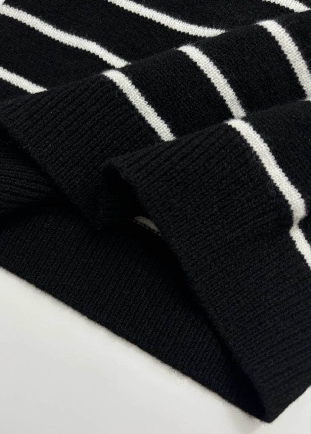 Small fragrance striped knitted vest - View 7