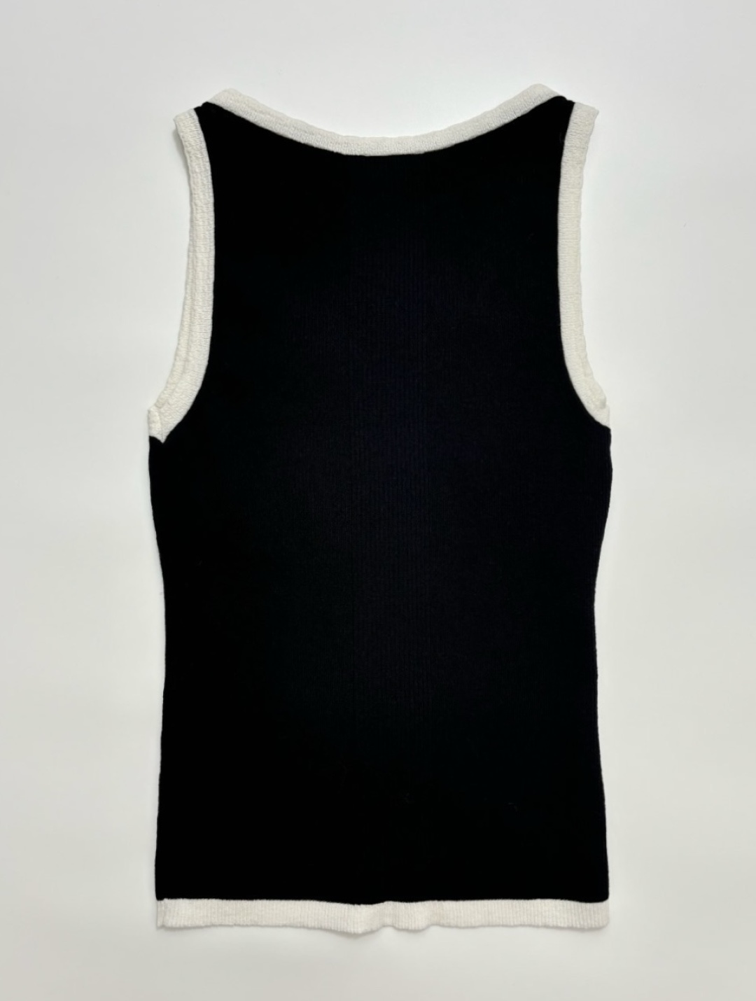 Black and white color block round neck knit camisole vest - View 9