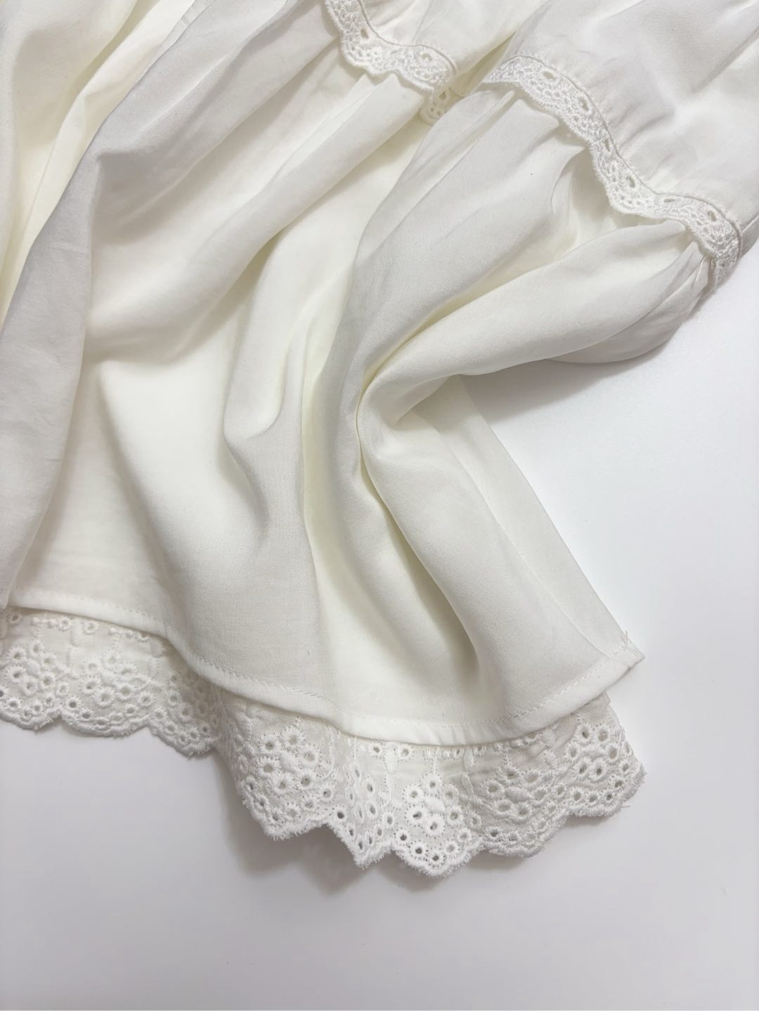 Fresh and light round-neck shirt and half skirt set - View 18