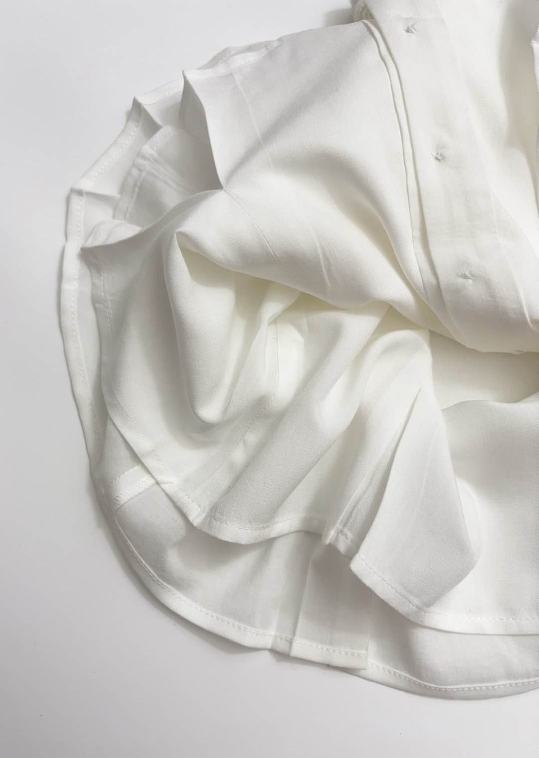 Fresh and light round-neck shirt and half skirt set - View 12