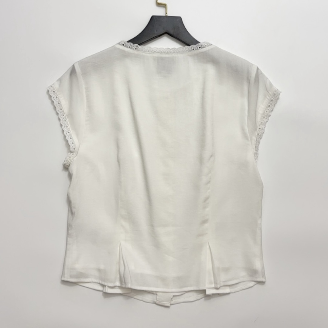 Fresh and light round-neck shirt and half skirt set - View 13