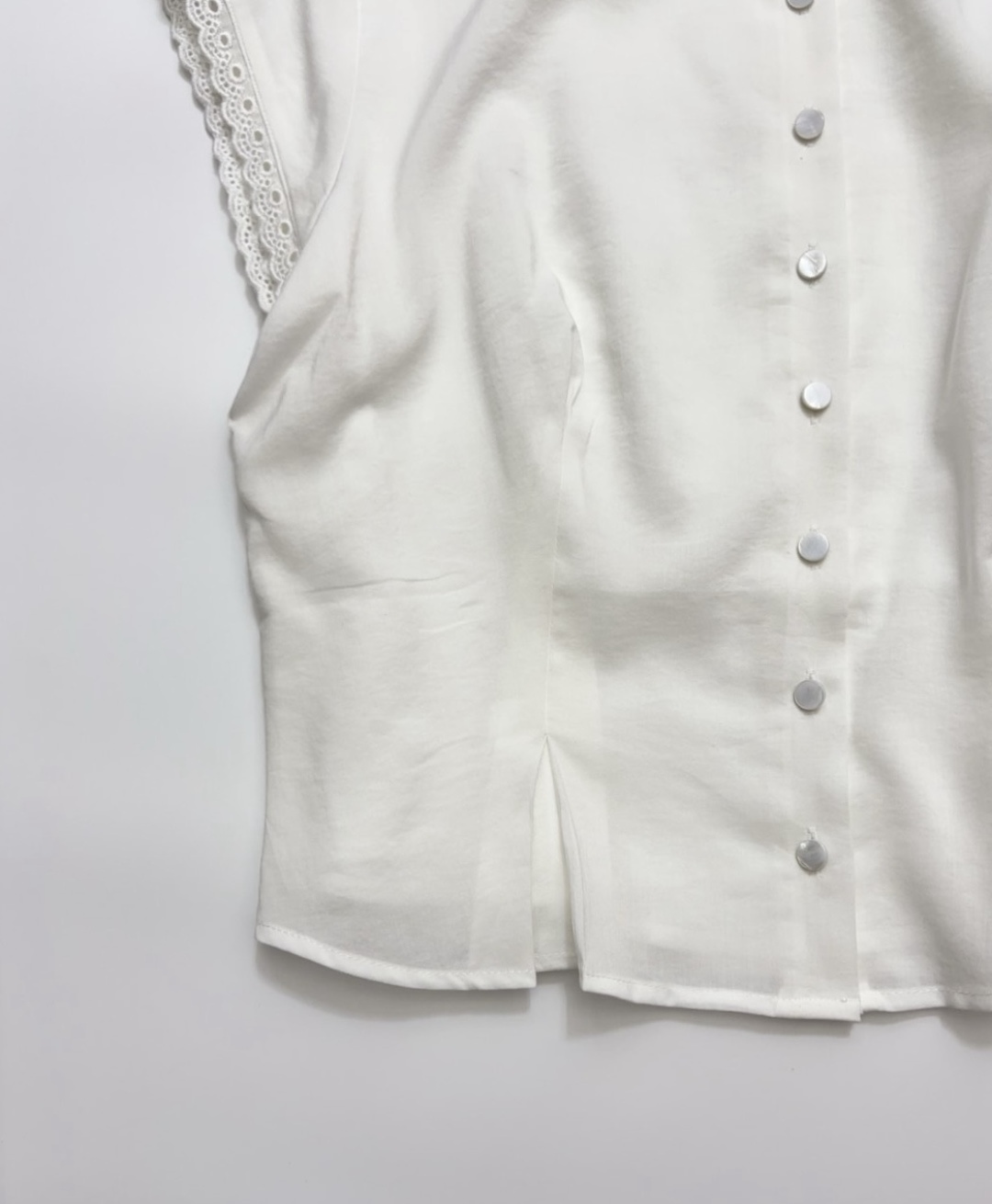 Fresh and light round-neck shirt and half skirt set - View 8