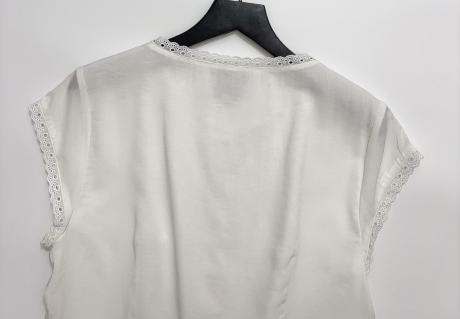 Fresh and light round-neck shirt and half skirt set - View 14