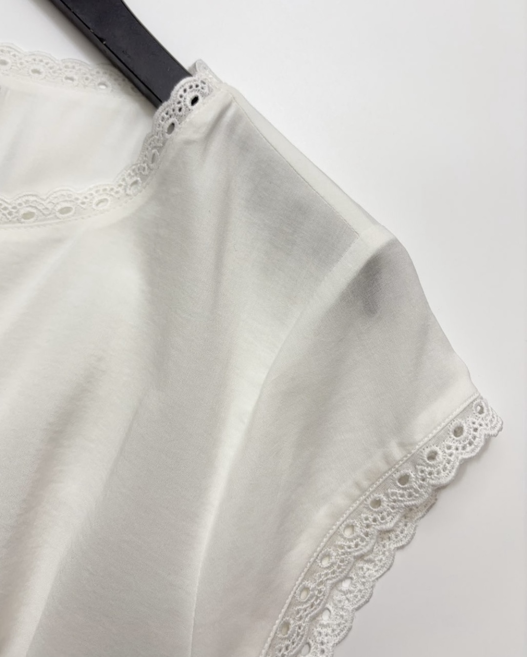 Fresh and light round-neck shirt and half skirt set - View 5