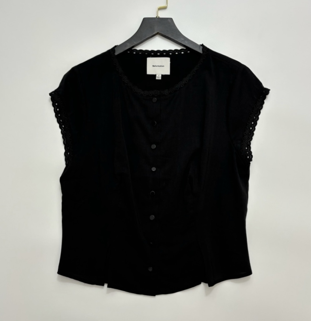 Fresh style round neck shirt and half skirt set - View 3