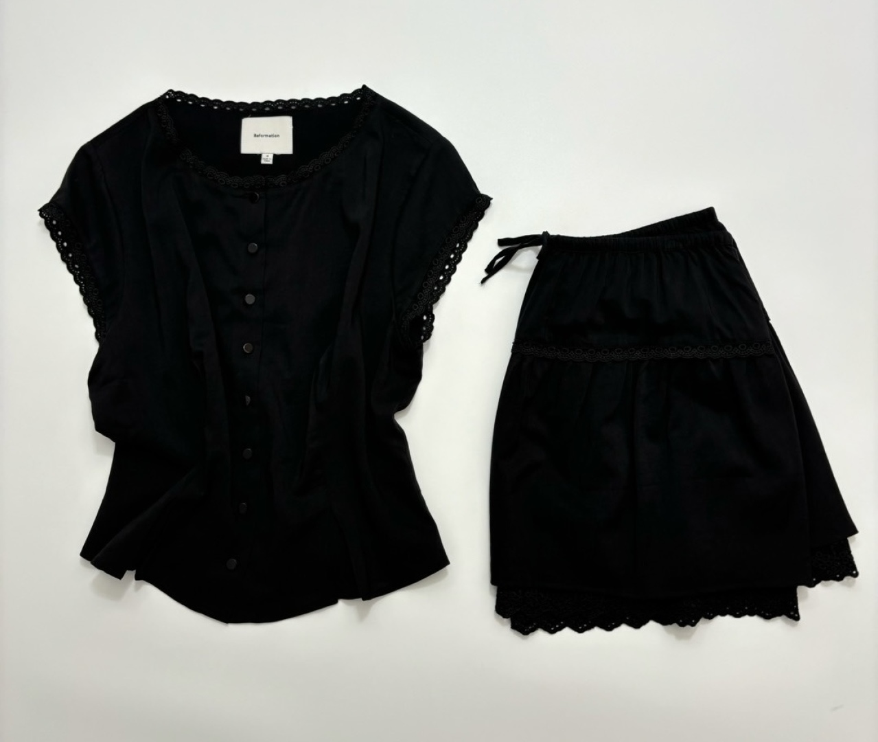 Fresh style round neck shirt and half skirt set