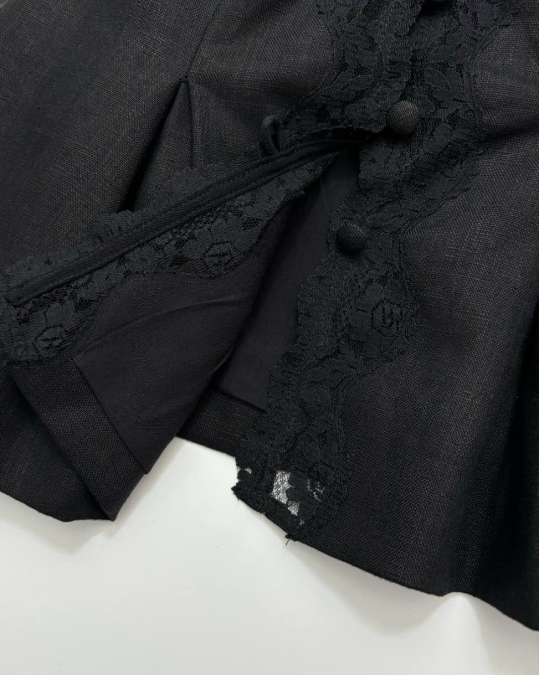 Women's Josefina Lace Patchwork Linen Top - View 7