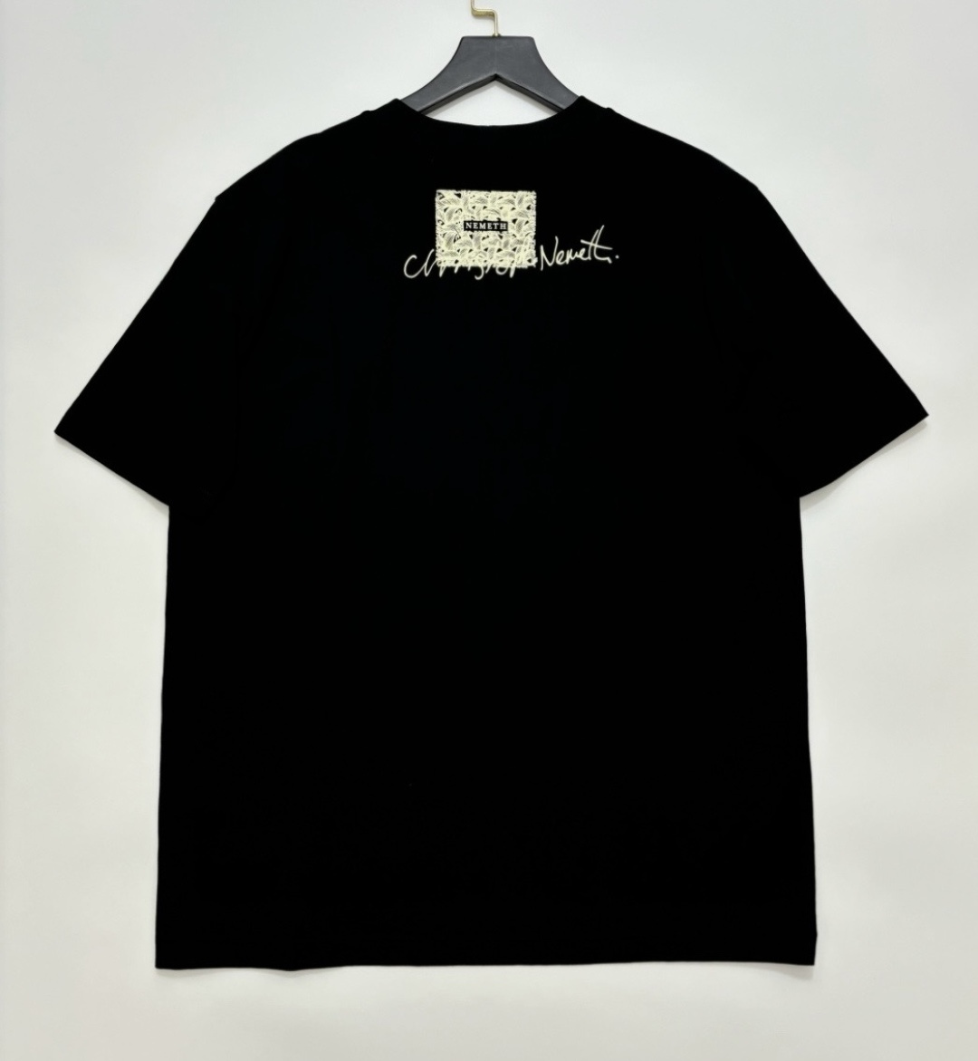 Label cut, thread and needle classic rope knot pattern short sleeve t-shirt - View 11