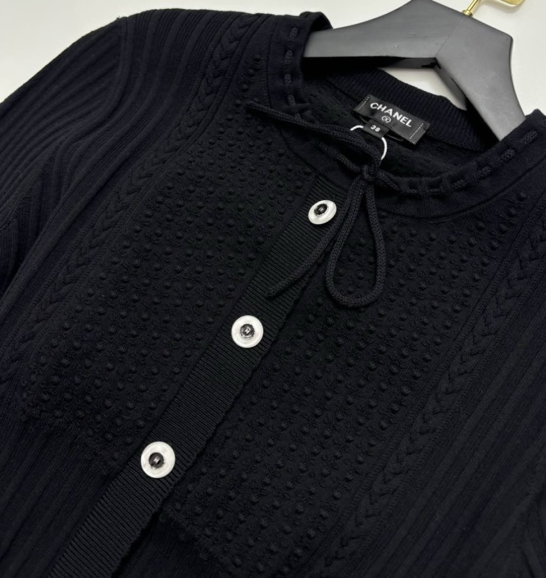 Cardigan knitted coat with small fragrant collar drawstring and diamond pattern, short long sleeves - View 4