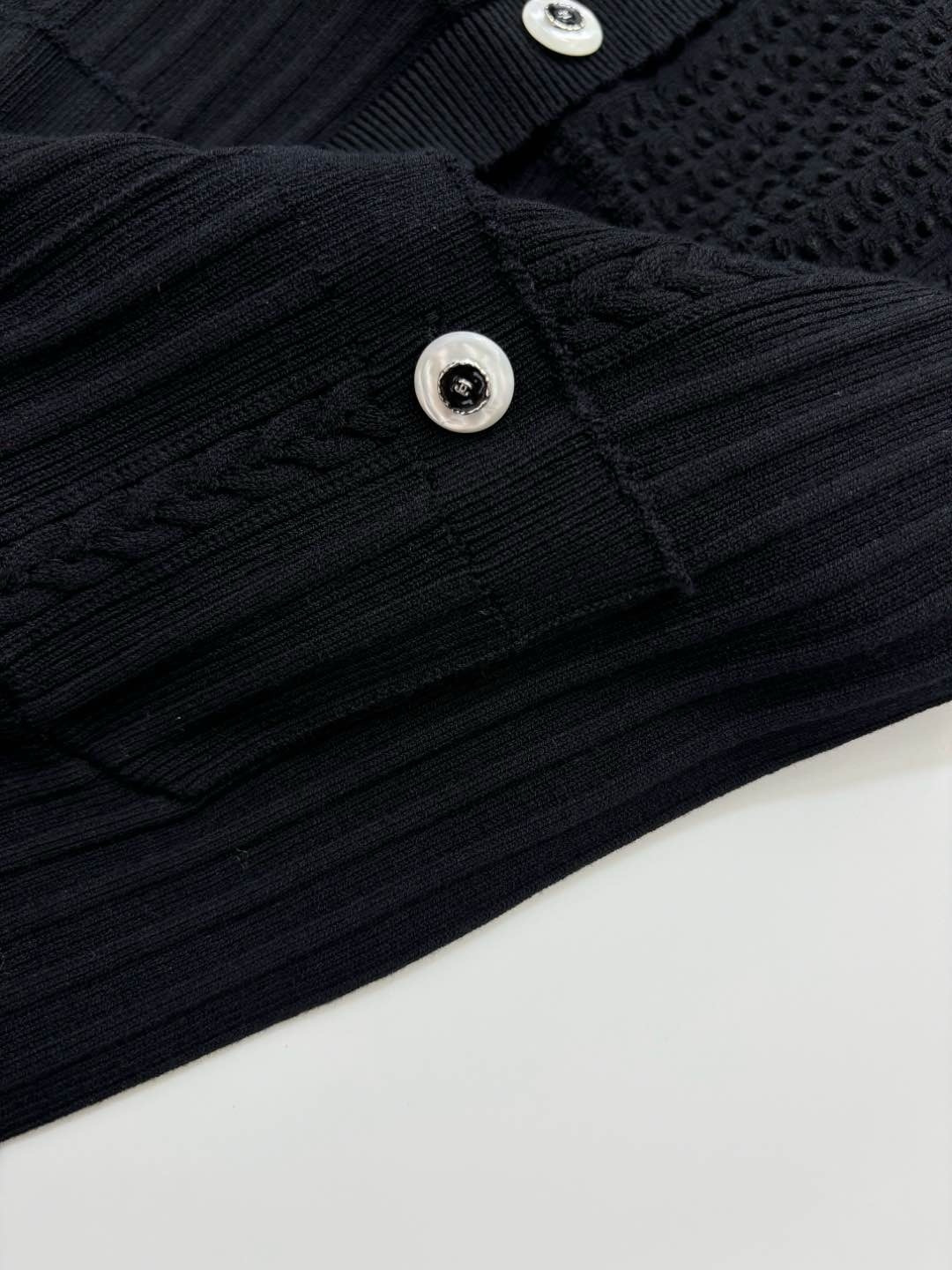 Cardigan knitted coat with small fragrant collar drawstring and diamond pattern, short long sleeves - View 9