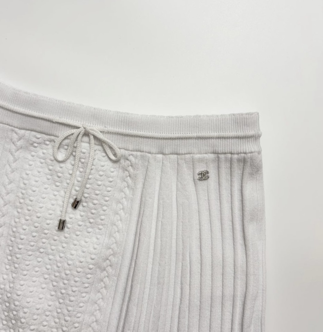 Small fragrance solid color textured elastic waist half skirt - View 3