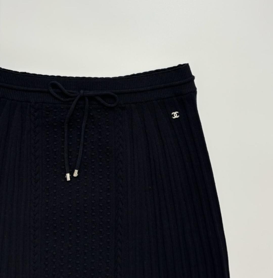 Small Fragrant Pure Color Textured Elastic Waist Half Skirt - View 2