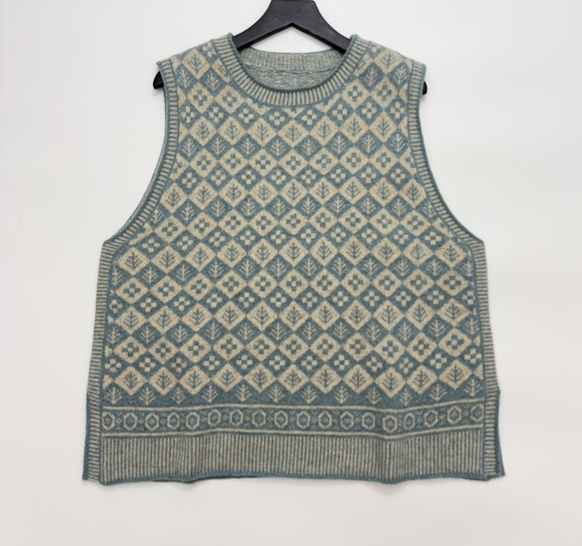 Retro Japanese Versatile Jacquard Loose Classic Round Neck Vest