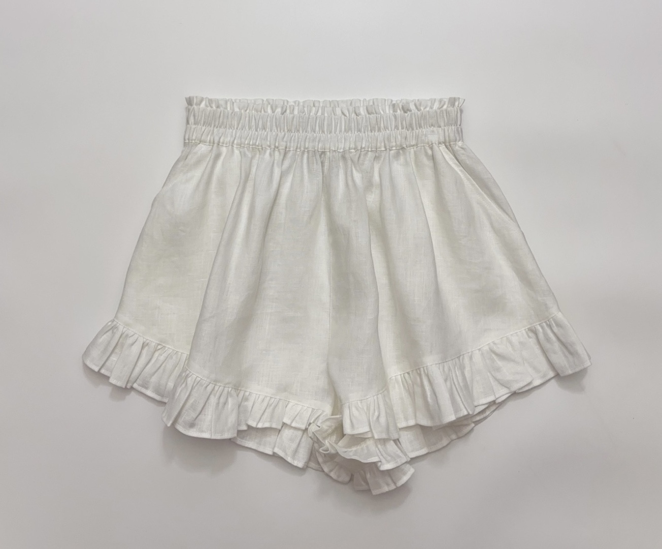 Morton Mac White Ruffle Elastic Waist Shorts