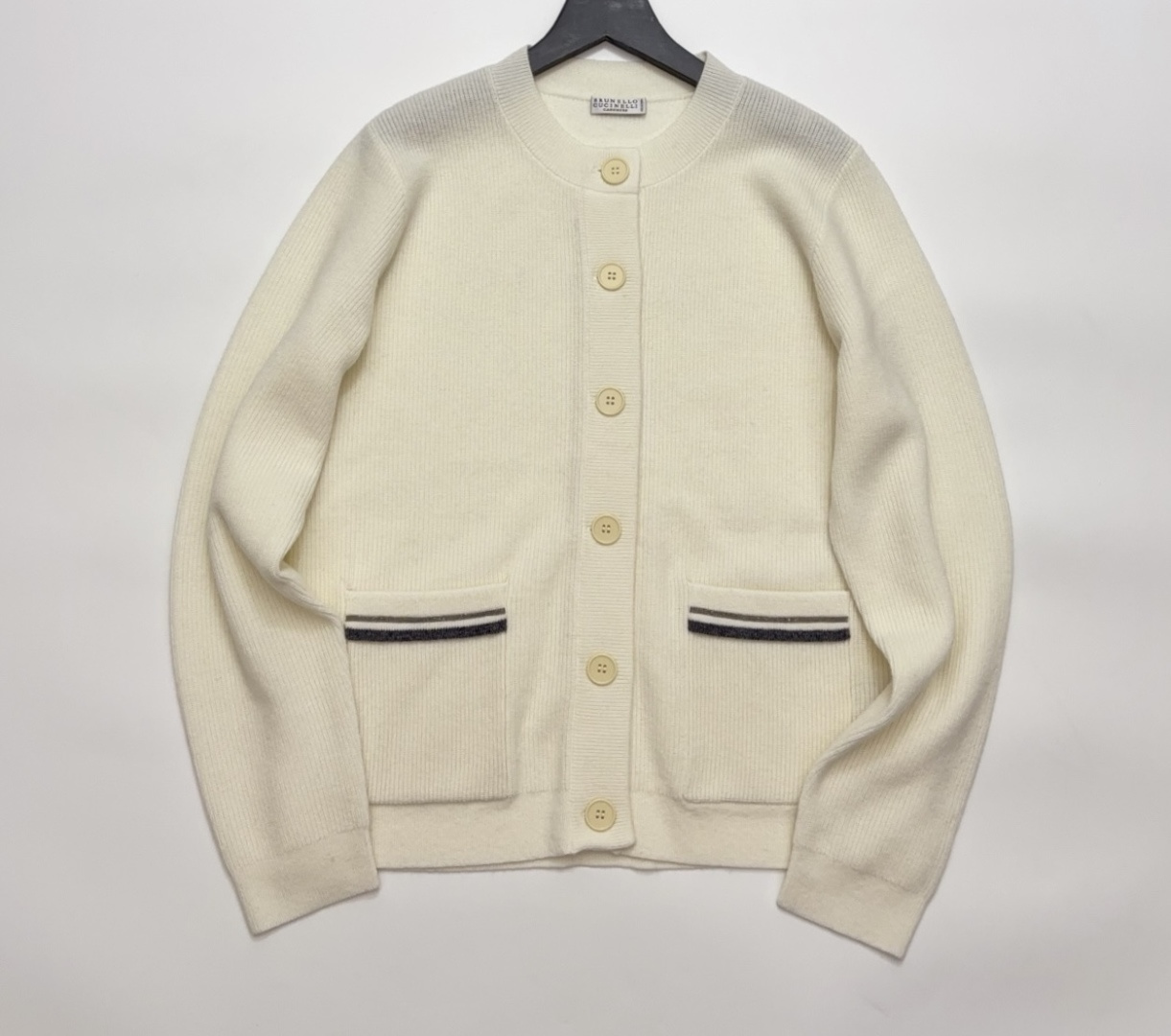 BCBGMAXAZRIA BC Casual Crewneck Simple Knit Cardigan