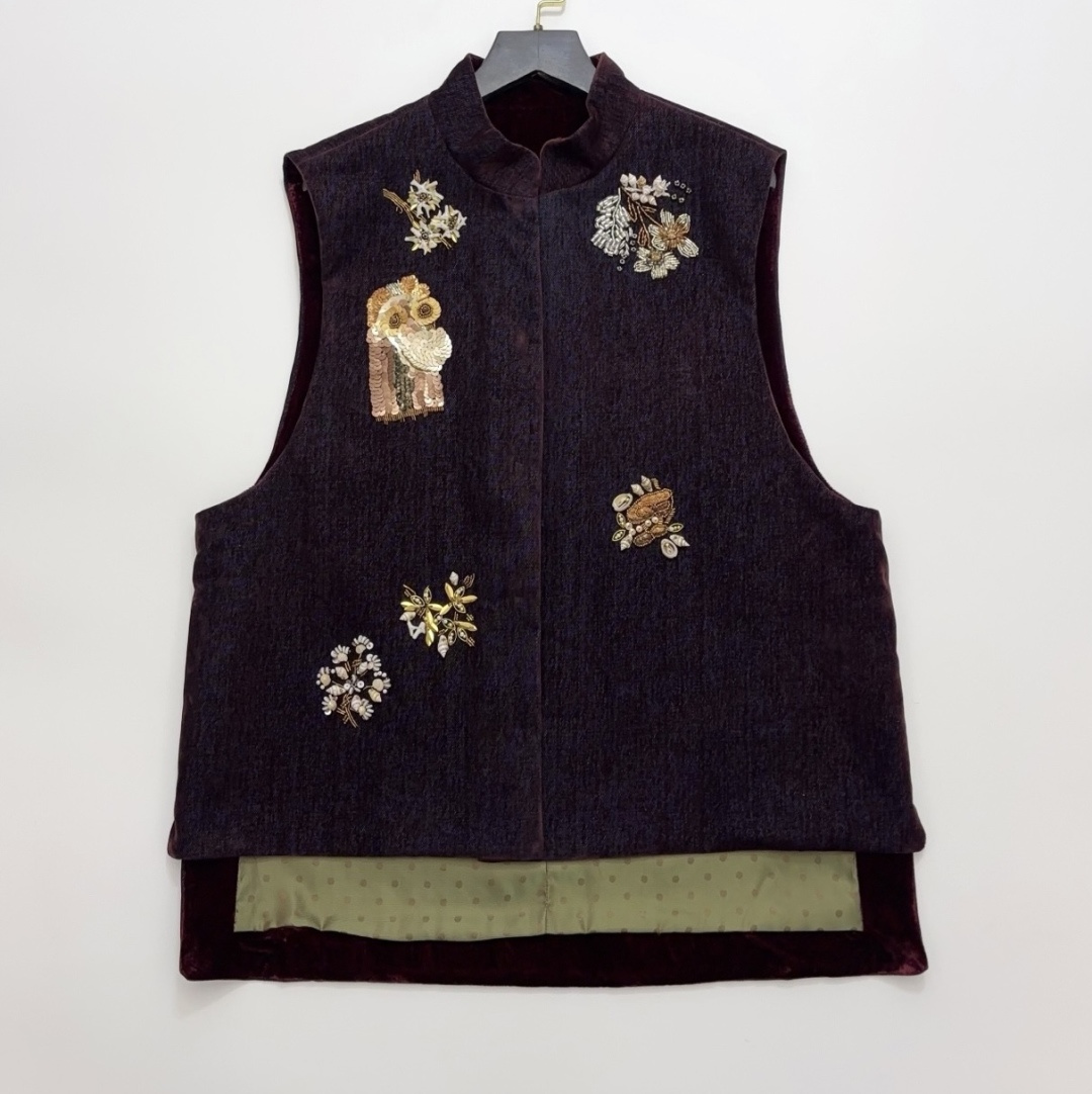 M Essential Shell Coral Floral Beaded Vest