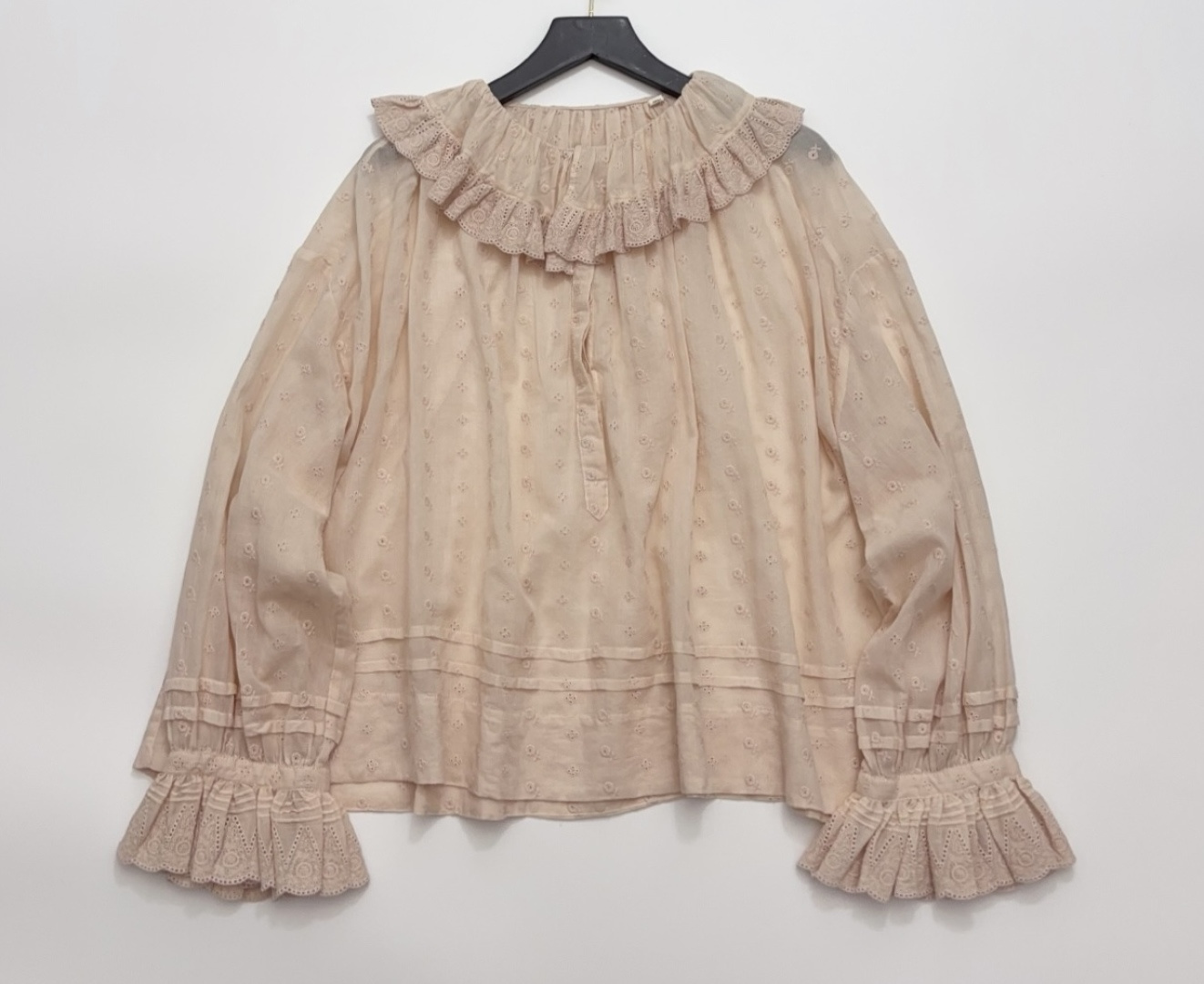 Dôen Vintage Ruffle Embroidered Long-Sleeve Blouse with Peter Pan Collar