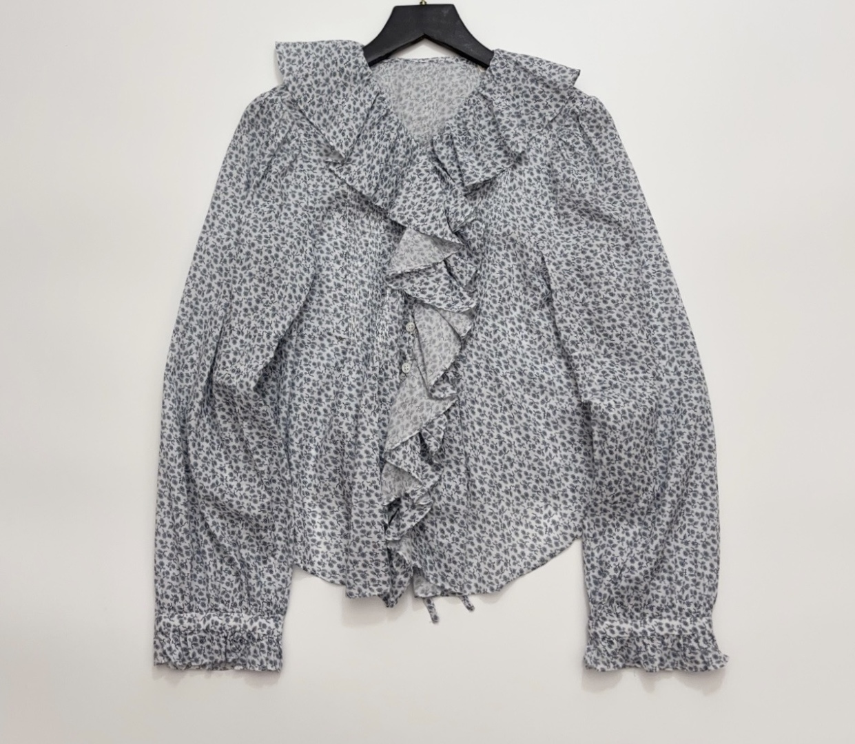 Dôen Ruffle V-Neck Floral Print Long Sleeve Blouse Top
