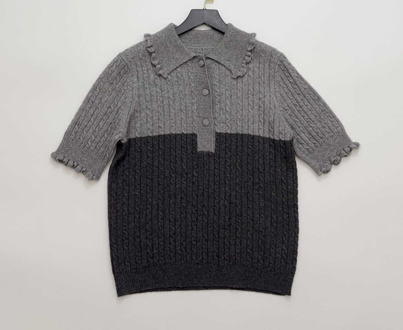 Chloé Dark and Light Grey Colorblock Lapel Short Sleeve Knit Top