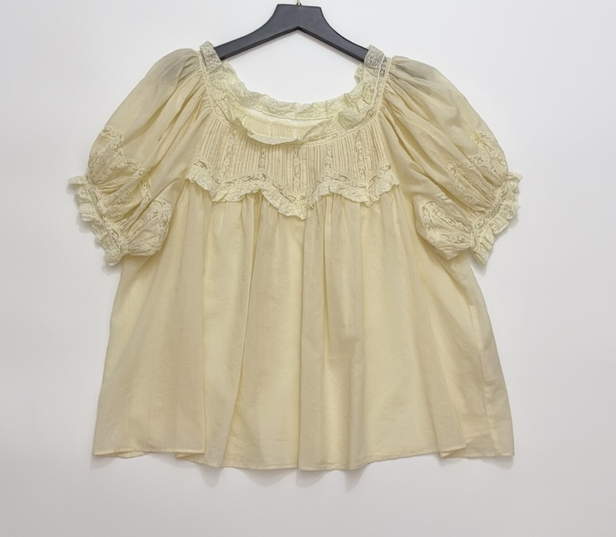 Dôen Organic Cotton Pintuck Short Sleeve Lace Shirt