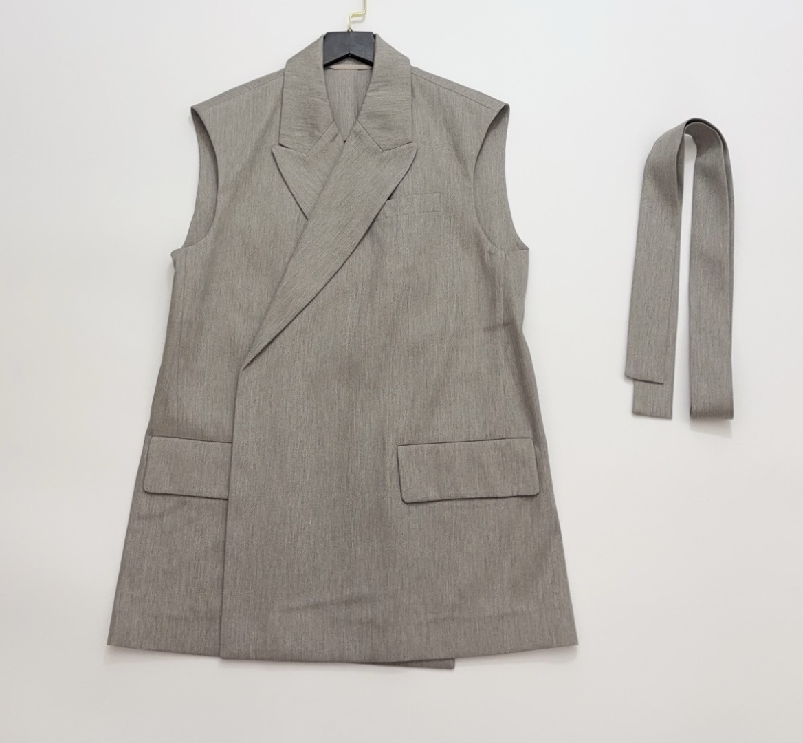 Brunello Cucinelli Fashion Waist-Tie Sleeveless Suit Vest