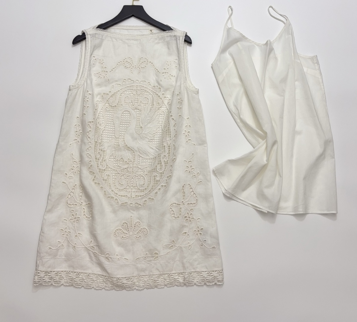 Dôen French Retro Swan Embroidered Off-Shoulder Sleeveless Vest Dress