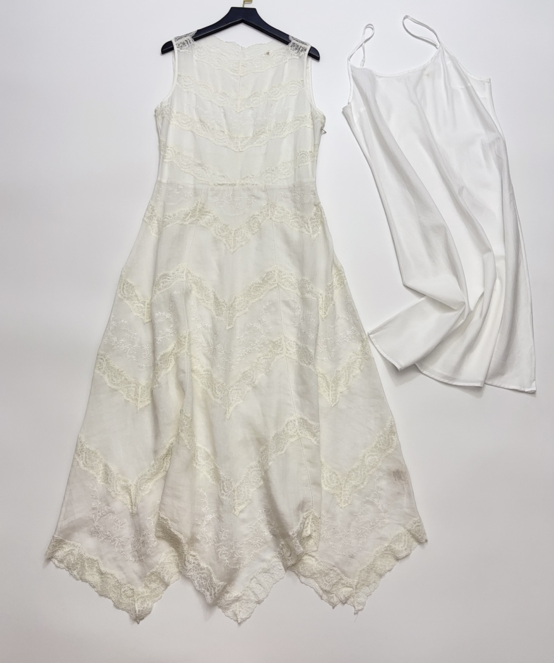Dôen Evanor Embroidered Lace Patchwork Sleeveless Dress