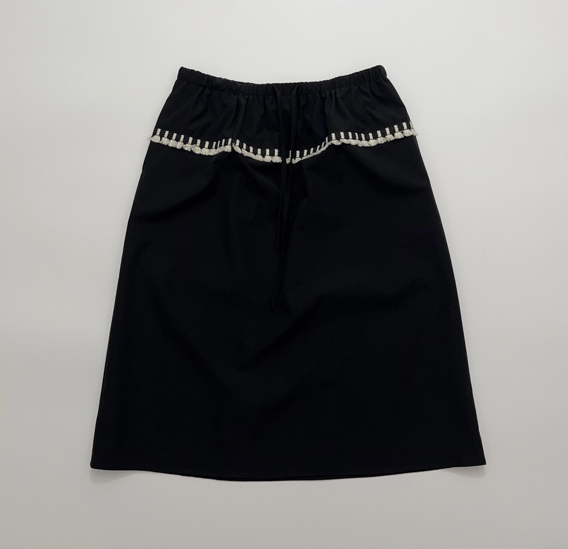 II SENSE Tassel Design Black Midi Skirt