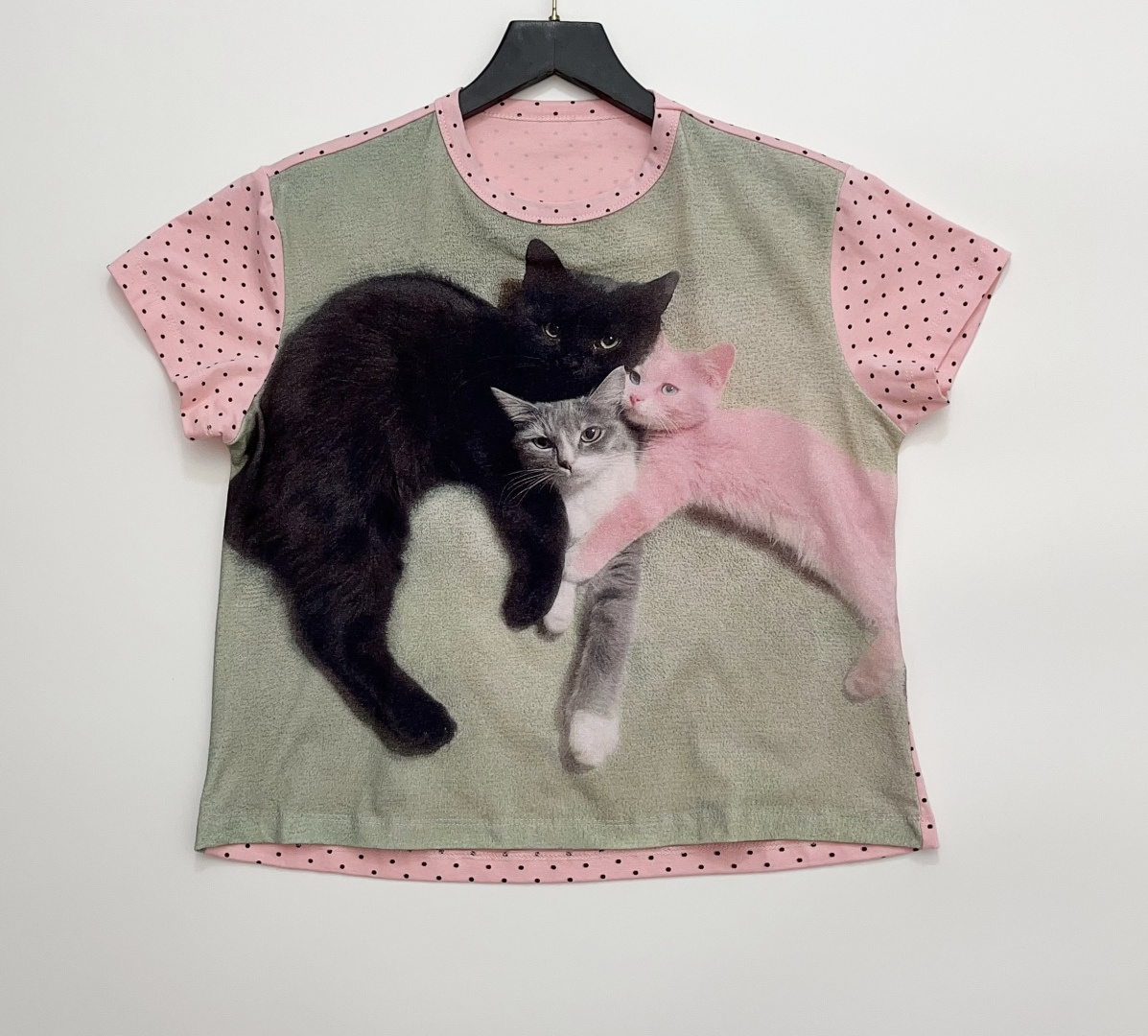 Ashley Williams Three Cats Pink Polka Dot Short Sleeve T-Shirt